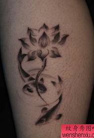 modèle de tatouage de lotus calmar de peinture encre de jambe élégante