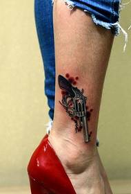 мода жінка щиколотки красиві красиві пістолет татуювання візерунок малюнок