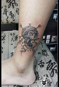 Model de tatuaj surd pe gleznă