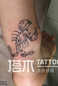щипці щиколотки татуювання пінцетом татуювання