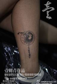 tattoo feminam figuras in ludum talarium pede carpi ulnaris