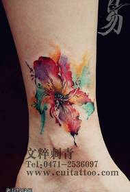 Голеностопный акварэльны кветкавы малюнак татуіроўкі