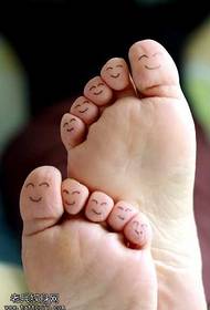 Foot ချစ်စရာအပြုံး Tattoo ပုံစံ