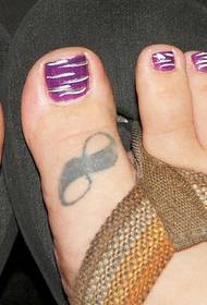 大Infinity Symbol Tattoo Pattern on Toes