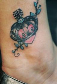 female ankle good-looking love crown tattoo pattern picture