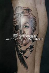 modello del tatuaggio della bestia umana inorridito