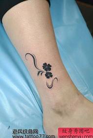 Mädchen wie das Bein Totem Glück Gras Rebe Tattoo-Muster