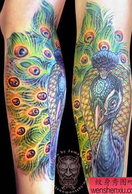pattern ng tattoo ng peacock ng guya