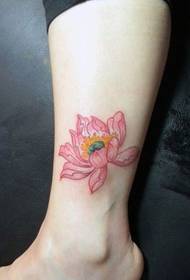 a girl's leg color lotus tattoo pattern