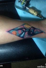 Vzor tetovania členku s geometriou