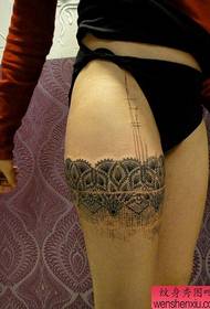 女生腿部性感精美的蕾丝纹身图案