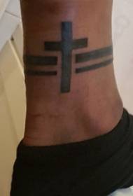 Ma tattoo a Little Cross Boys Ankles pa Zithunzi Zosavuta za Mtanda wa Mtanda