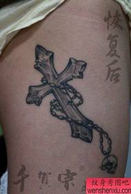 been klassiek populair kruis tattoo patroon