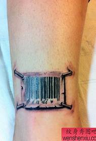 Modello di tatuaggio con codice a barre: immagine del tatuaggio con motivo a tatuaggio con codice a barre sulla gamba