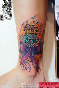 дівчата ноги красиві корони лук алмаз татуювання візерунок