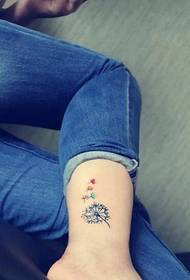 divat női lábak gyönyörű gyönyörű pitypang tetoválás képet