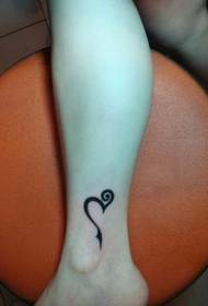 девушка татуировки тотем ног