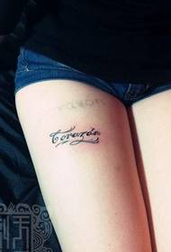 популаран секси љепота нога писмо тетоважа узорак