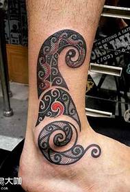 Patrón de tatuaje de flor de pie de vid