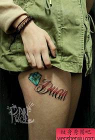 The Beautiful Women Këmbët e grave pop diamante të bukura me tatuazhe me shkronja