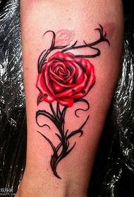 stopalo lijepa crvena ruža tetovaža uzorak