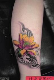 ljepota nogu lijep uzorak tetovaže lotosa