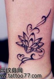 Gutt Totem Lotus Tattoo Muster op Been