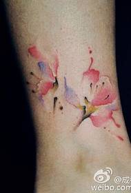 Tornozelo flor tatuagem padrão no tornozelo