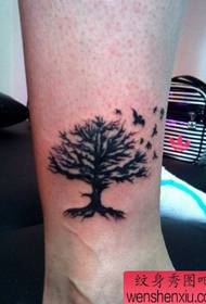 elegáns láb totem fa madár tetoválás minta