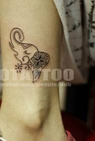 lugo yaryar oo cusub sida qaabka totem tattoo