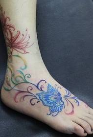 model de tatuaj de femeie: model de tatuaj de vârf de elf de culoare fluture picior