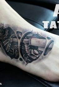 Tetovēšanas šovu joslā tika ieteikts kāju mehāniskais tetovējuma modelis