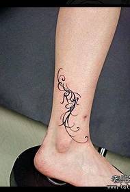 Women's foot floral tattoo pattern