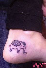 heel heel cute oaljefant tatoeage