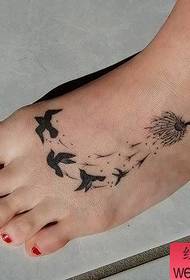 Kreatív lépcsős pitypang tetoválás