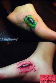 sieviešu pēdas populārs skaists lūpu drukāšanas tetovējums