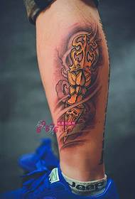 Imagen creativa del tatuaje de pantorrilla King Kong 杵
