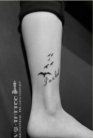 isithombe sokwazisa se-ankle bat tattoo