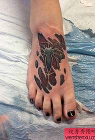 mergaičių pėdų klasikinis populiarus ašaros odos tatuiruotės modelis