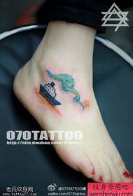 Women's foot color boat tattoos are shared by the Tattoo Hall