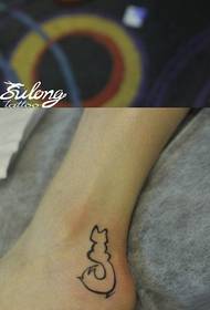 girl's small totem fox tattoo pattern