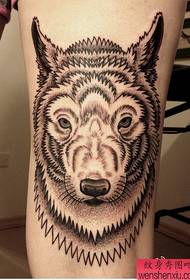 I-tattoo show isithombe ukuze sabelane ngephethini elikhulu le-wolf head tattoo