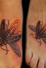 modèle de tatouage de luciole du cou-de-pied du couple