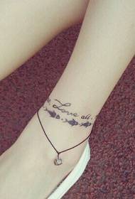 meisjes voeten kleine verse Engelse vis tattoo foto