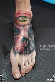 Modeli i frikshëm i tatuazheve me frikë të butë