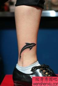padrão de tatuagem de baleia totem bezerro