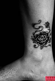 ຮູບແບບ tattoo ທີ່ເພີ່ມຂຶ້ນຂໍ້ຕີນ