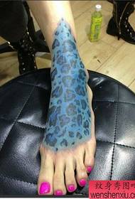 skönhet fotspår vackra mode leopard tatuering mönster
