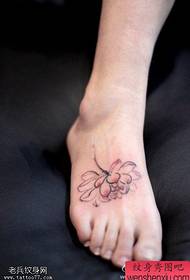 tattoo figure recommended a woman's instep ink lotus tattoo works
