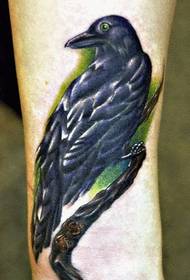 image d'appréciation de modèle de tatouage pied corbeau
